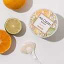 En djuprengörande och återfuktande sminkborttagare som tar bort smink och solkräm utan att lämna en fet hinna. Härlig doft av citrus. Passar bra för torr hud